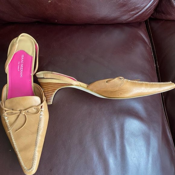 ISAAC MIZRAHI  LADIES SHOES - Picture 2 of 3